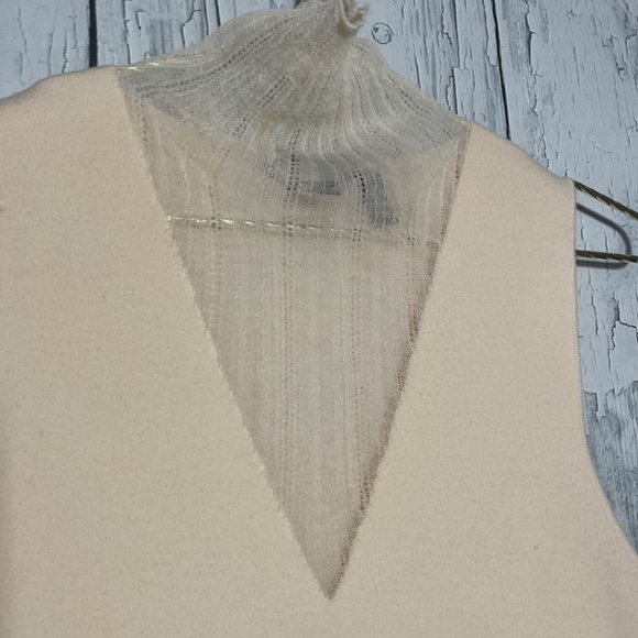 Theory Marfil Sleeveless Turtleneck Top Merino Blend Size Medium EUC - Picture 3 of 10